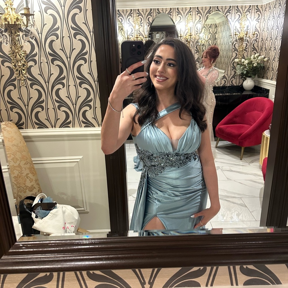 Elegant Blue Evening Gown